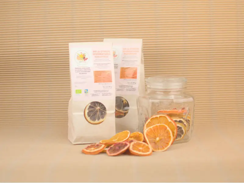 Kiste Gemischt 10.1 kg (10 kg Bio-Orangen + 100 g getrocknete Bio-Zitrusfrüchte)